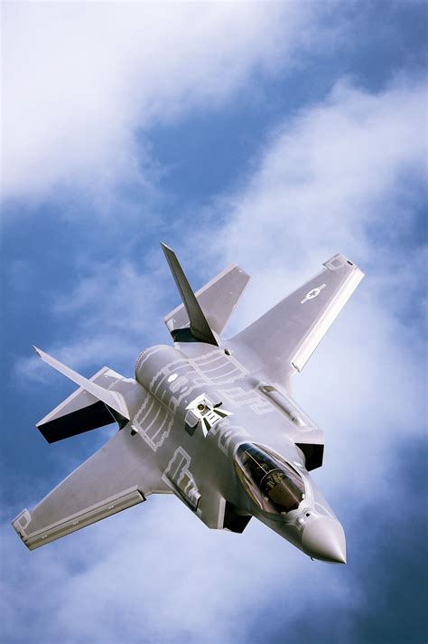 Scroll down for image gallery. SuperSonic Youth - F-35A Lightning II | Stealth aircraft ...