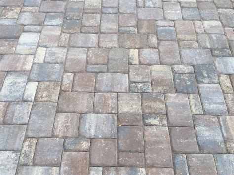 Patio pavers can be arranged in all sorts of different patterns, some of which look quite interesting. Paver Patios Pattern - Outdoor Living Tip of the Day - Mr ...