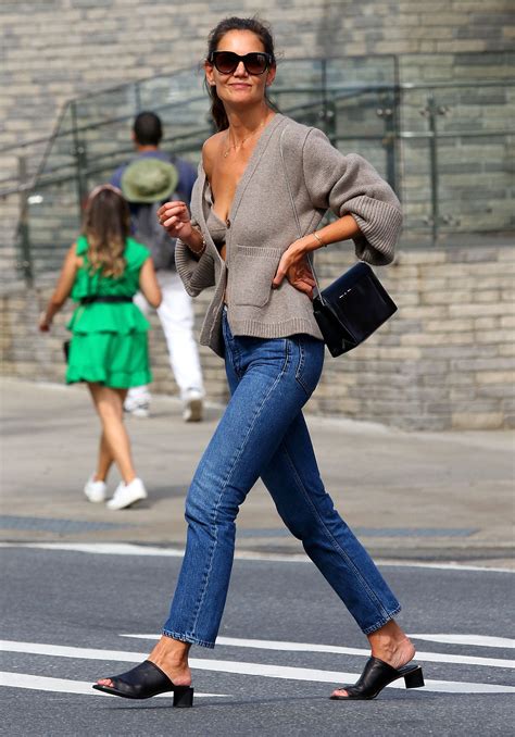 Katie Holmes Is A Street Style Icon See Her Fabulous Fashion Looks