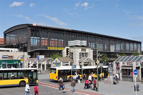 The station also served as a starting point of long distance trains. Bahnhof Berlin Zoologischer Garten (23.05.2006 ...