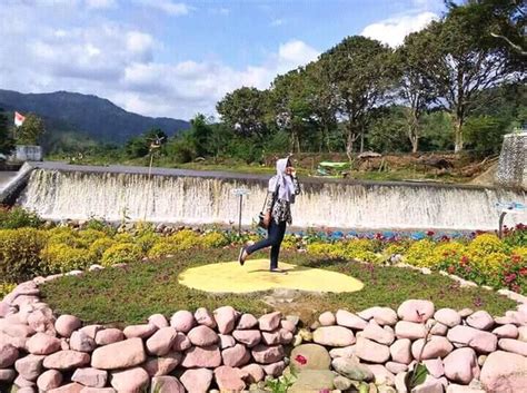 Taman wisata karangkates memiliki luas area sekitar 6 hektar yang selain olahraga air, taman wisata karangkates juga menyediakan jalur khusus untuk anda yang hobi jogging dan sepeda gunung di sepanjang sisi waduk. Harga Tiket Masuk Wisata Bendungan Dam Rejo (BDR) Tempurejo Jember - Aneka Harga