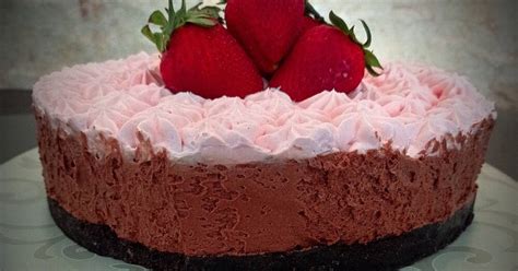 Τούρτα μους σοκολάτα με κρέμα φράουλα 🍓 συνταγή από τοντην Folia Cookpad