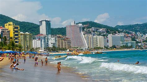 It remains a major destination and a worthwhile trip and is the number two mexican spring break destination among u.s. Playas de Acapulco, Playa la Condesa, Playa Hornos, Caleta ...