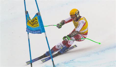 Along with the faster downhill, it is regarded as a speed event, in contrast to the technical events giant slalom and slalom. Herren-Super-G in Val d'Isere: Christian Walder sensationell Dritter
