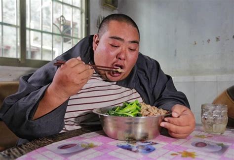 Chinas Fattest Man Weighs 261kg Cn