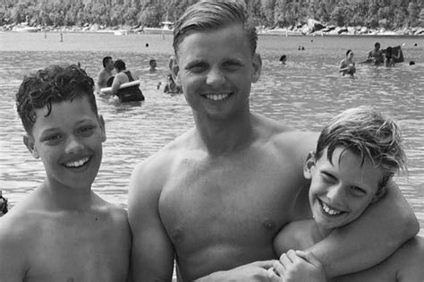 Jade Goodys Sons Grin On Luxury Holiday In Rare Photo With Dad Jeff