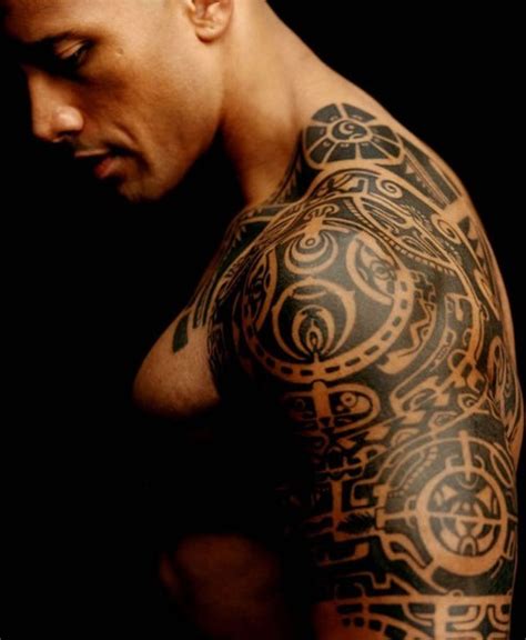 The rock tattoo has a much more special meaning, as it represents the customs of polynesia, where precisely la roca has a title like great chief, a fact that very few know. Dwayne Johnson (The Rock) Body Tattoo