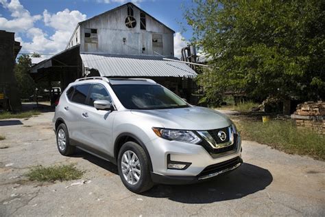 2017 Nissan Rogue Adds Glitz And Green