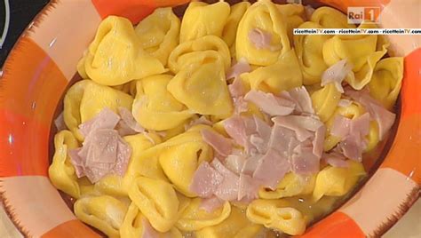 La Prova Del Cuoco Ricetta Tortelloni Di Formaggio Con Burro E Cotto Alessandra Spisni