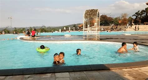 Keberadaan kolam renang di rumah tidak hanya bermanfaat untuk menyalurkan hobi berenang anggota keluarga, tapi juga membuat hunian anda sebelum merencanakan pembuatan kolam renang di rumah anda, ada baiknya anda cari tahu dulu ukuran kolam renang yang tepat untuk. 3 Destinasi Wisata Kolam Renang Purwakarta Yang Bagus