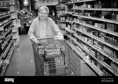 Shopping In A Grocery Store Black And White Stock Photos And Images Alamy