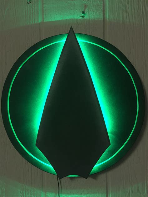 Green Arrow Logo Illuminated Wall Display Arqueiro Verde Serie