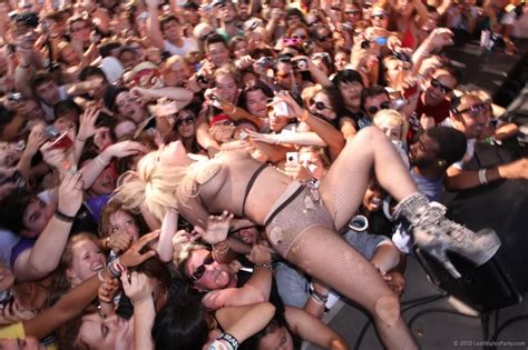 Crowd Surfing Imgur