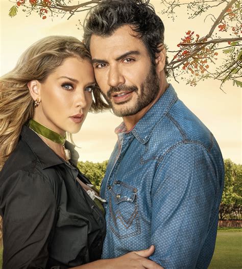 Univision Ya Promociona El Estreno De La Telenovela Tierra De Esperanza People En Español