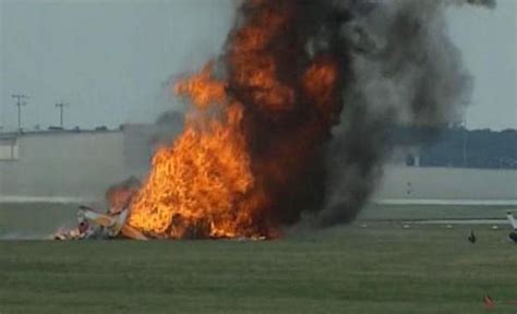 Wing Walker Pilot Killed After Plane Crashes At Ohio Air