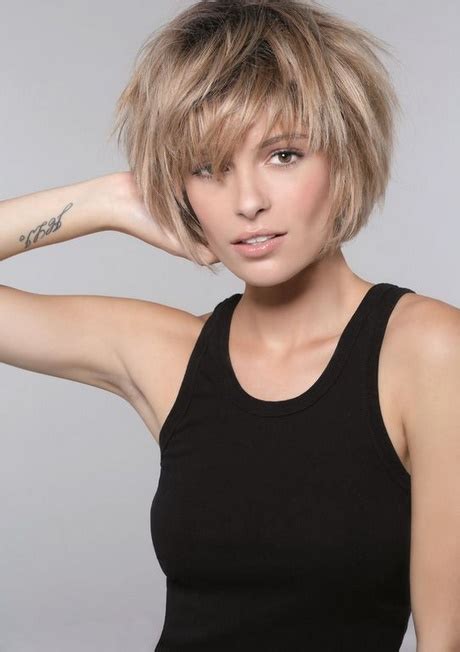 Coiffure visage carre femme 50 ans 235090 139 meilleures images du tableau coiffure cheveux mi long en 2019. Coupe carré boule