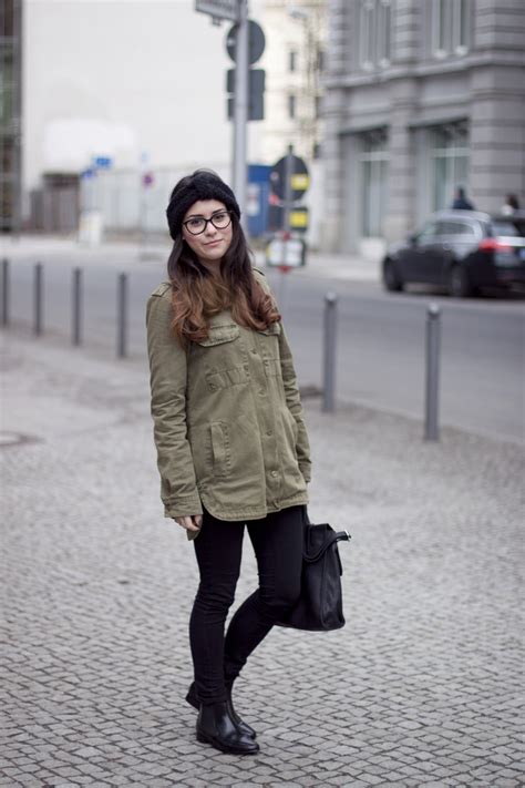 Ankle cowboy boots biker boots chelsea boots outfit fashion corner street style mode inspiration fashion inspiration fashion boots casual chic. Outfit: Chelsea boots & military jacket » teetharejade