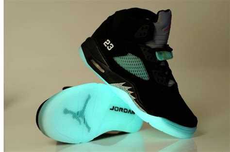 Nike Glow In The Dark Jordans Want Them Were Them Match Them And Rock