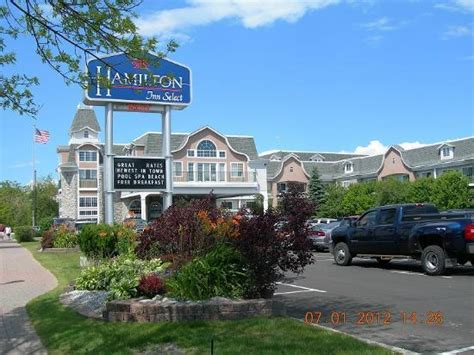 Hamilton Inn Select Picture Of Hamilton Inn Select Beachfront