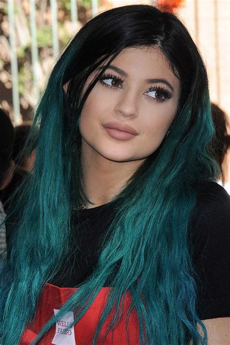 The Complete Evolution Of Kylie Jenner In Photos Cabelo Azul Kylie Jenner Kylie Jenner
