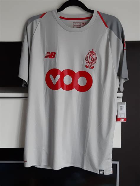 Acheter plus moins maillot de foot standard liege sur la boutique en ligne maillotdefoot2021.com. Standard Liege Extérieur Maillot de foot 2018 - 2019 ...