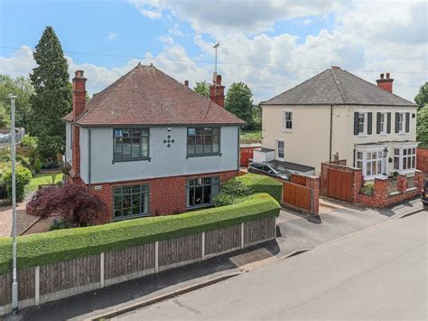 3 Bed Detached House For Sale In Heath Road Uttoxeter St14 Zoopla