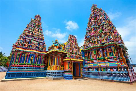 Stunning Hindu Temples You Need To See To Believe