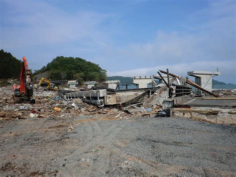 300 hospitals were damaged and 11 were totally destroyed. U.S.-Japan Joint Reconnaissance Report of Bridge Damage due to 2011 Tohoku Earthquake
