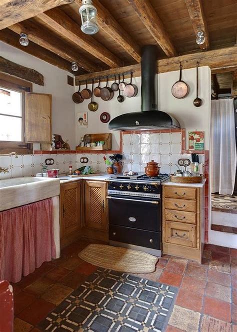 La cocina de tus sueños. INSPO >> #Casas de pueblo Encanto rústico con vigas y ...