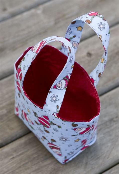 Reusable Fabric Gift Bag Tutorial Gift Bags Diy Sewing Christmas