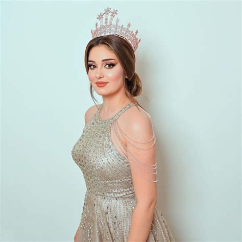 9 Pesona Maria Farhad Miss Irak 2021 Yang Selalu Outstanding