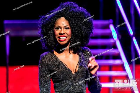The Leading Actress Sidonie Smith As Deloris Van Cartier Live On Sister