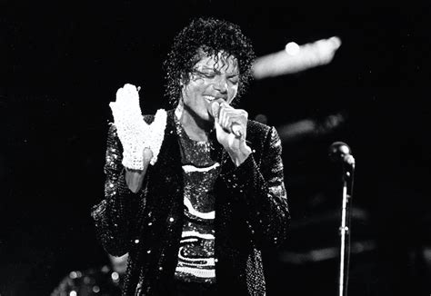 One Of Michael Jacksons White Gloves Up For Auction