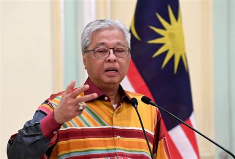 Born 18 january 1960) is a malaysian politician who served as the 13th deputy prime minister from july 2021 to august 2021, minister of defence in the perikatan nasional (pn) administration under former prime minister muhyiddin yassin from march 2020 to august 2021 and member of parliament (mp) for bera since. Ismail Sabri: M-League competition put off until further ...