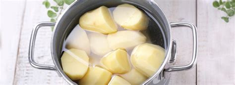 Le patate rosse hanno una buccia particolarmente sottile che si presta molto bene alla cottura e ha un significativo apporto nutritivo. Come lessare le patate - Misya.info