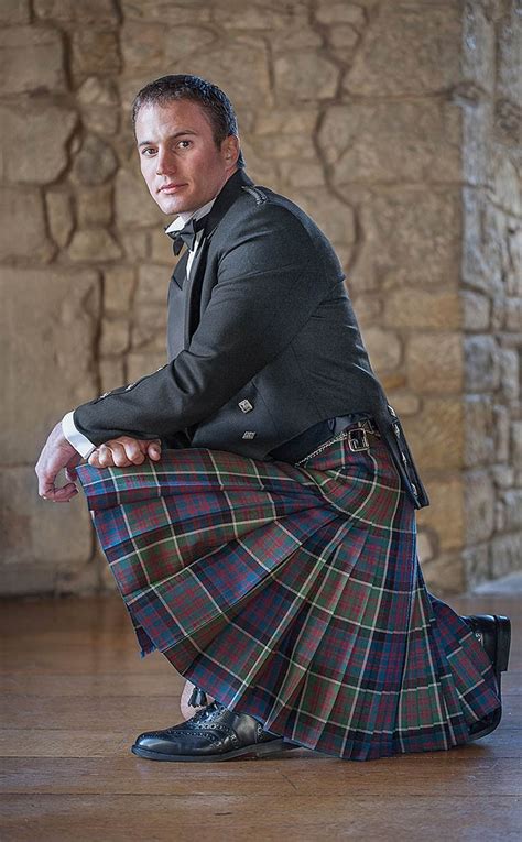The Balmoral Kilt Traditional 8 Yard Kilt And Flashes Products Clan