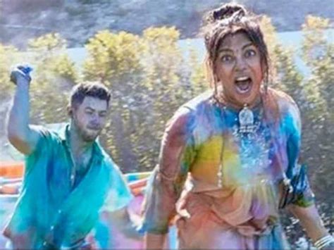 Holi 2023 Priyanka Chopra And Nick Jonas Celebrate The Festival Of Colours In La With Friend