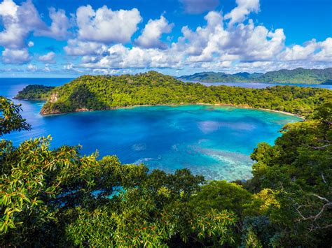 The country is made up of over 300 islands, of which 110 are inhabited. Vakantie Fiji| Taveuni & Yasawa incl. driedaagse cruise