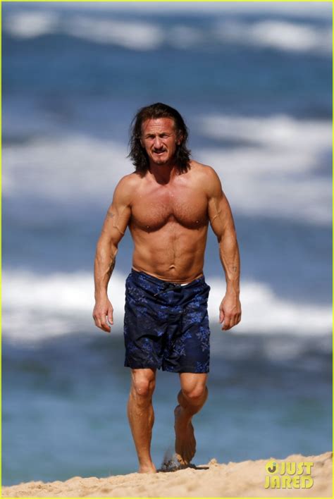 Sean Penn Shirtless Buff Beach Body Photo Sean Penn