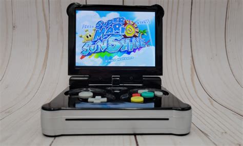 Modder Brings Portable Gamecube Console To Reality