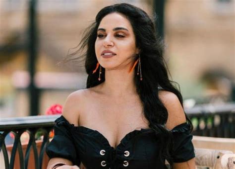 قالت الفنانة نسرين أمين، إنها لا ترى دينا الشربيني أو ياسمين صبري، نجمات شباك، معقبة: مفيش نجمة شباك دول أبطال. تعليق نسرين أمين على وفاتها ضمن أحداث مسلسل "زلزال | خبر ...