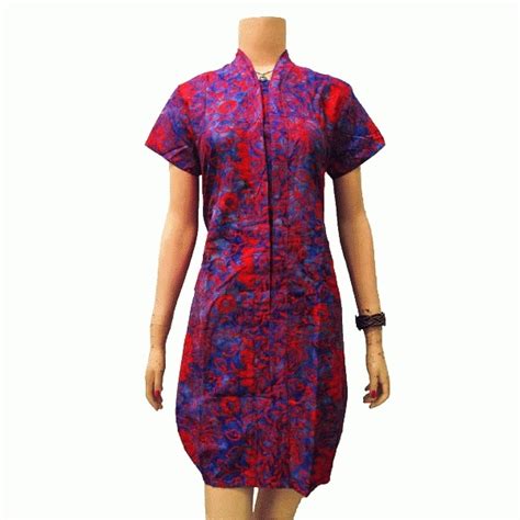 600 x 884 jpeg 109 кб. Dress Batik model balon, kerah V, lengan pendek | Model pakaian, Kerah v, Lengan
