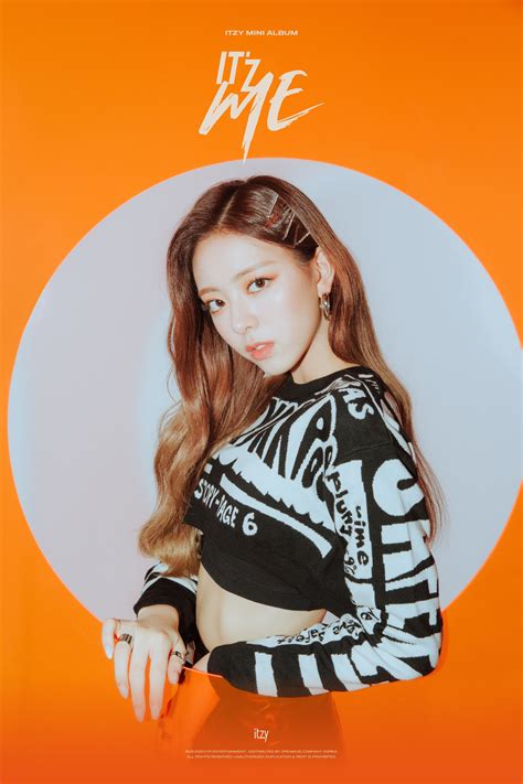 Yuna got into jyp entertainment as a trainee in 2016 and made her debut as a member of itzy in 2019. ITZY It'z Me Yuna Teaser Photos (HD/HR) - K-Pop Database ...