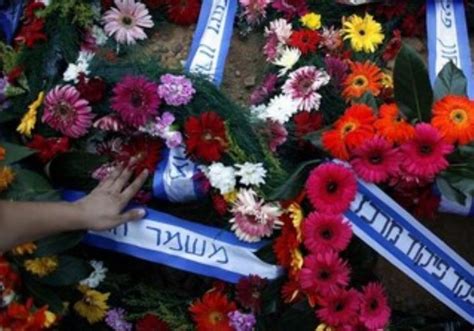 Israeli Graves Unearth Earliest Use Of Flowers At Funerals Features