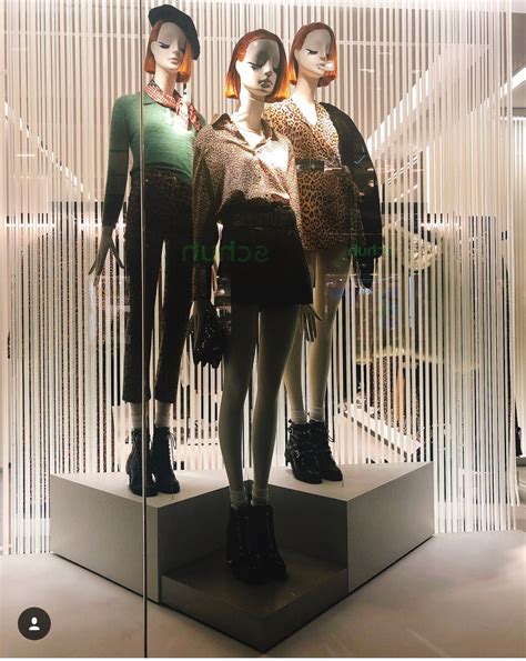 Trf Windows Display Zara Fashion Window Display Visual