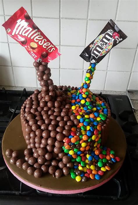 20 unbelievable cakes that are too good to be eaten gravity cake 21st cake crazy cakes