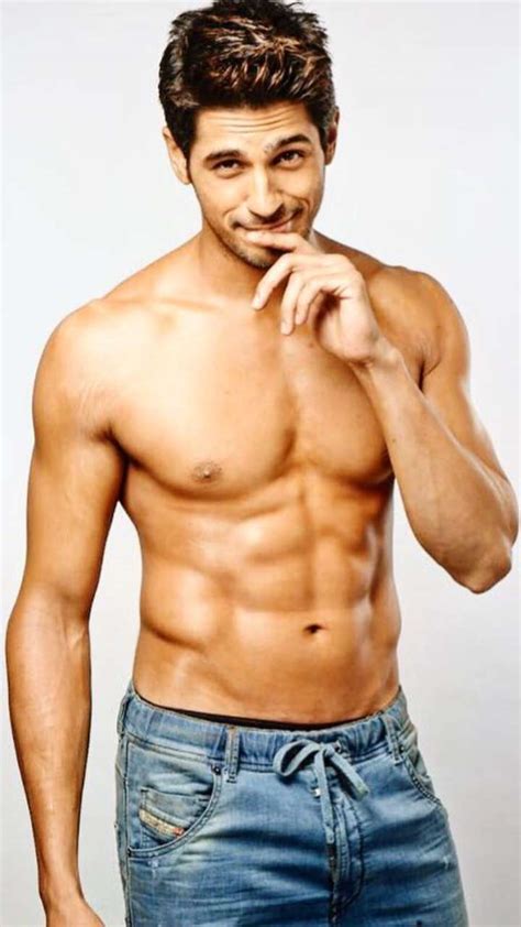 Sidharth Malhotras Workout Plan For Perfect Abs
