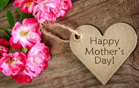 В этот светлый праздник мы показываем свою любовь к этому самому близкому человеку в нашей жизни, который подарил нам мир. День матери в Украине 2018 - открытки и поздравления на 13 мая