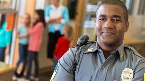 Five Reasons You Should Consider A Career As A Security Guard
