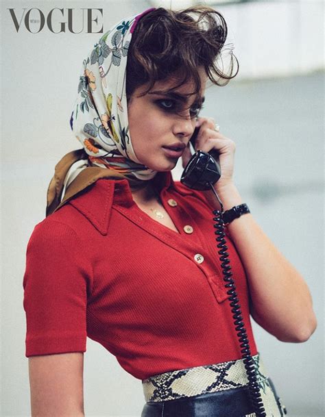 Taylor Hill Retro Fashion Editorial 2021 Cover Vogue Mexico